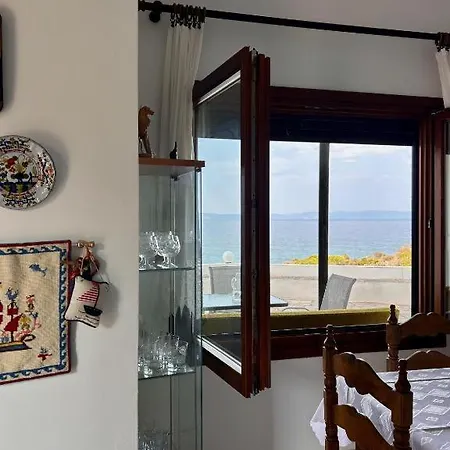 Fava's On The Rocks * Βουρβουρού